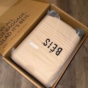 BEIS carry on roller NWT